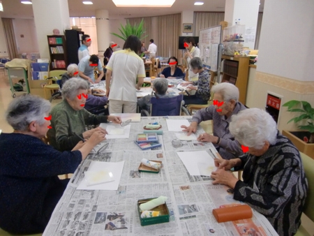 老人ホームでパステルアート